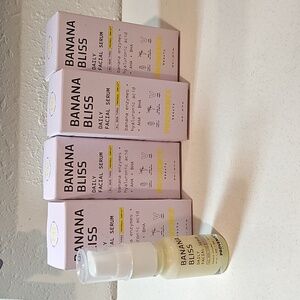 (4)Banana Bliss Daily Facial Serum  by Provence Beauty